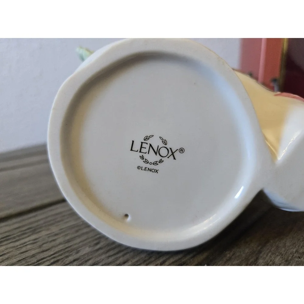 Lenox For The Holidays Petals And Pearls Snowman Christmas Porcelain Bud Vase